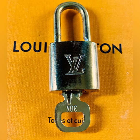 LOUIS Vuitton brass lock set with key #304 Authentic padlock NICE! - Picture 1 of 5